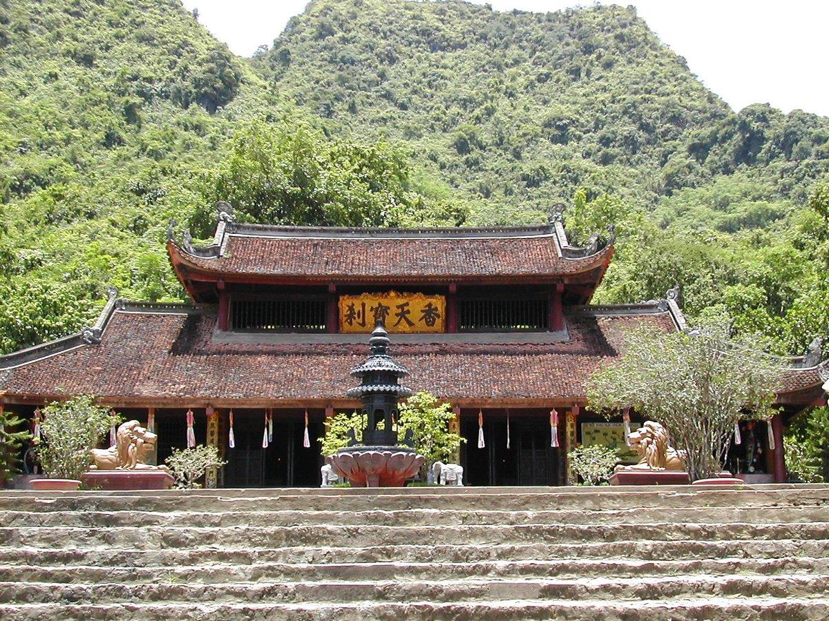 SA20:0910: HCM, HAN, TREKKING SAPA,PERFUME PAGODA