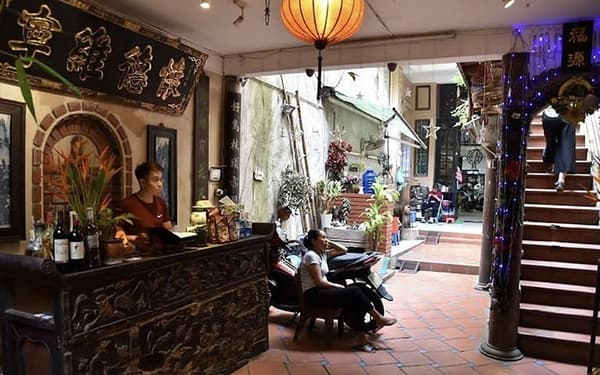 Hanoi: Michelin Guide Street Food Walking Tour 3