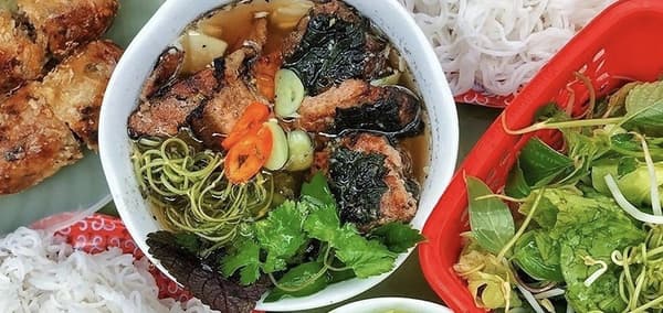 Hanoi: Michelin Guide Street Food Walking Tour 4