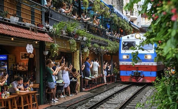 Hanoi: Michelin Guide Street Food Walking Tour 5