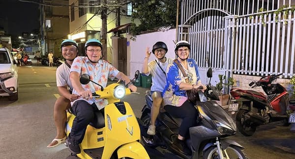 Da Nang Sightseeing Tour by Scooter – 10 Local Food Tastings 2