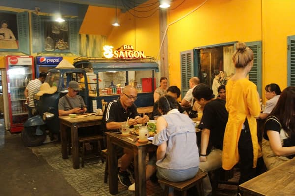 Saigon Michelin Street Food Tour with Female Riders 2