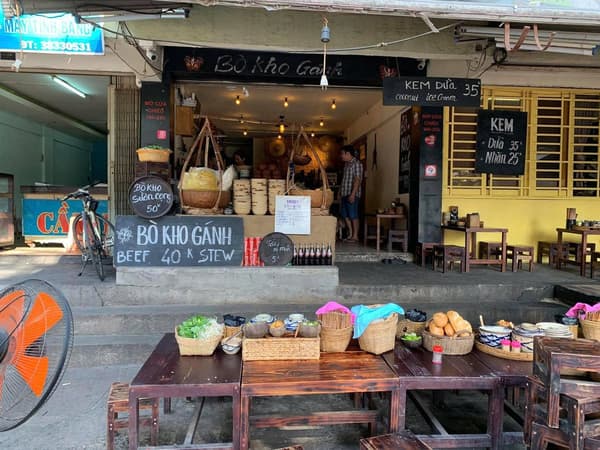 Saigon Michelin Street Food Tour with Female Riders 5