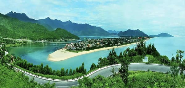 Da Nang: Hue Imperial Day Trip, Hai Van Pass & Lunch 3