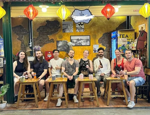 Hanoi: Guided Street Food Tour with Train Street Experience 2